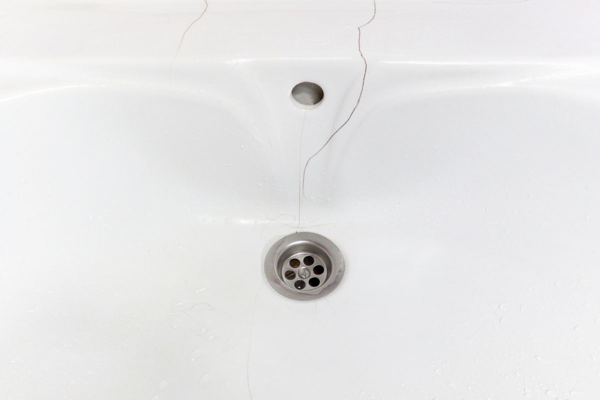 Cracked Sink Damage Inspection